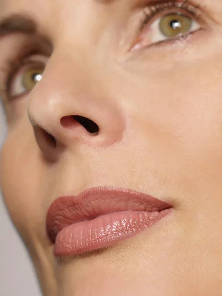 Natürlich aufgefrischter Lippenfarbton